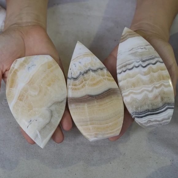 Genuine Mexico Banded Calcite gemstone - Picture 6 of 9